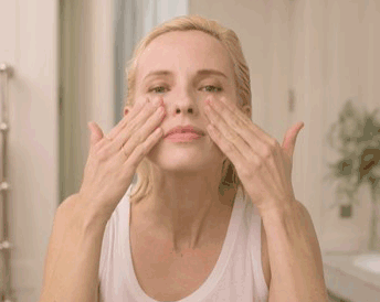 How to apply a face mask